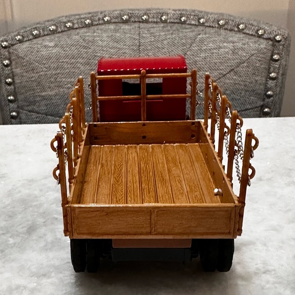 Texaco 1918 Mack AC Bulldog Flatbed Truck Collectable Die Cast w/ Original Box - Picture 2 of 16